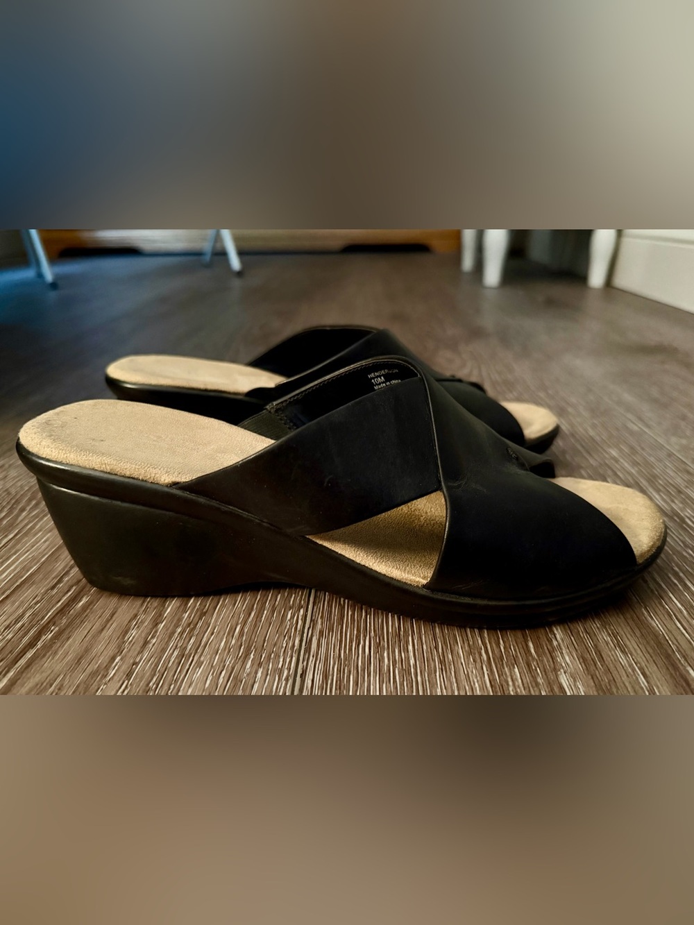 Natural Soul by Naturalizer Black Leather Criss-Cross Slide Wedge Sandals Sz 10